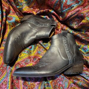 Zodiac Kelsey Boots Pewter Silver Leather Able Boots Booties Women's Size 8